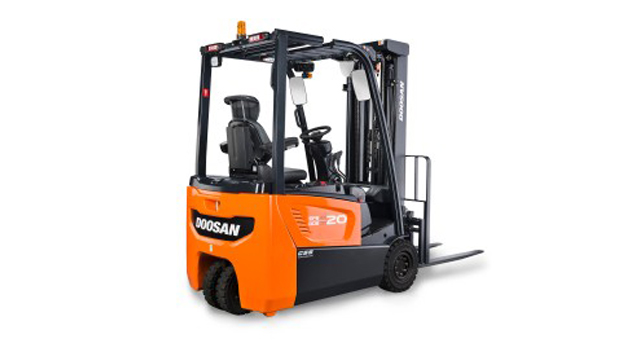 Xe nâng điện doosan 3Wheel 1T